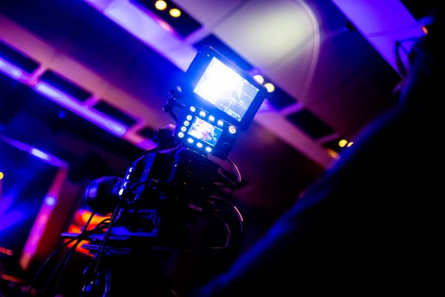 Filmstudio i Stockholm hos Mediemerah i Hammarby Sjöstad för professionell filmproduktion och livestreaming